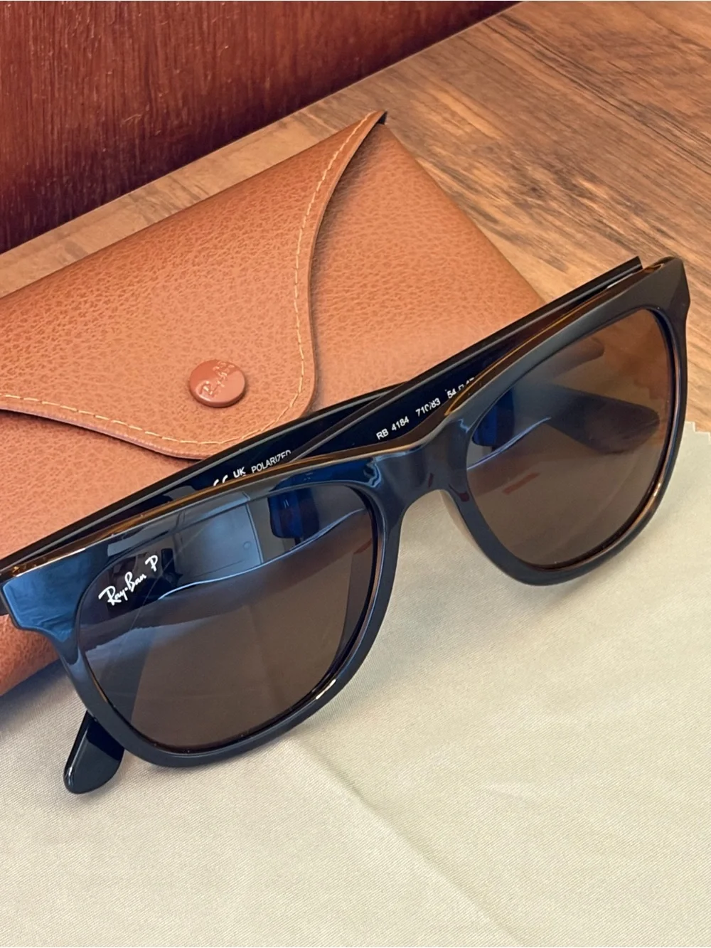 Ray-Ban Black Frame Sunglasses with Brown Lenses and Case